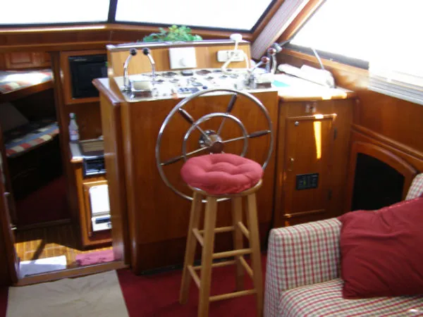 Slide: The Image of Californian *40 Cockpit Motoryacht* 1988 - 2
