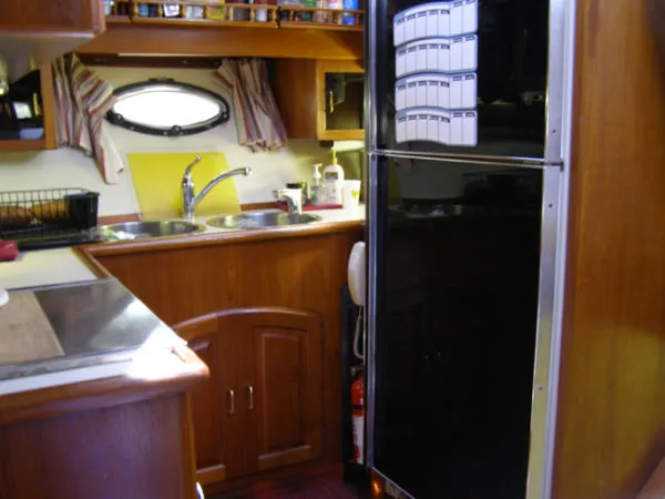 Slide: The Image of Californian *40 Cockpit Motoryacht* 1988 - 4