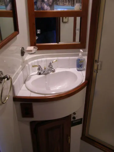 Slide: The Image of Californian *40 Cockpit Motoryacht* 1988 - 8