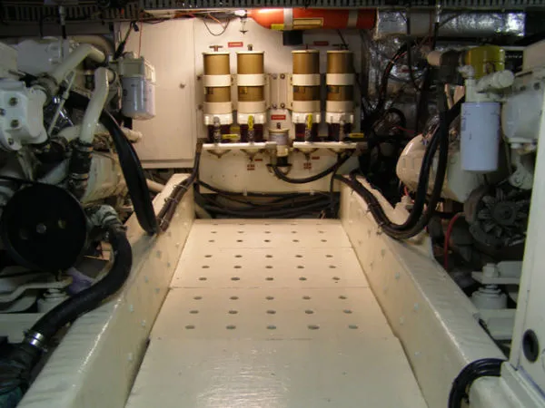 Slide: The Image of Californian *40 Cockpit Motoryacht* 1988 - 9