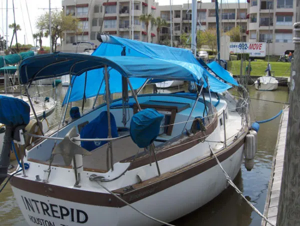 Slide: The Image of Endeavour 37 Sloop 1979 - 9