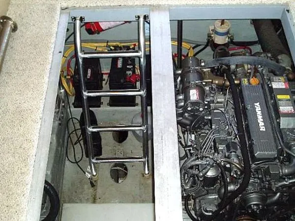 Slide: The Image of Mainship Trawler 2002 - 9