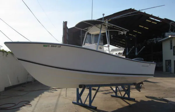 Slide: The Image of Regulator Marine 23 Classic 2001 - 3