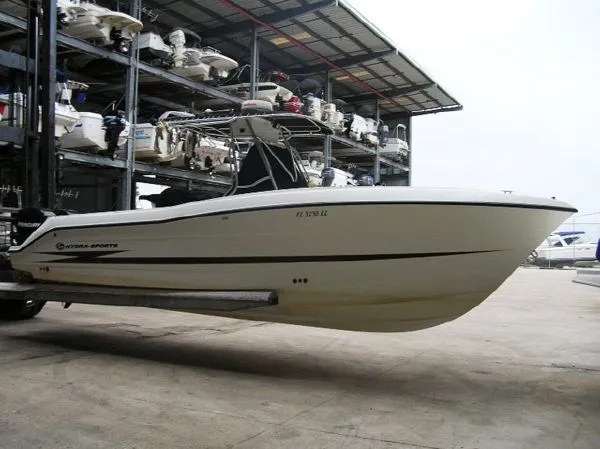 Slide: The Image of Hydra Sport 2796 CC Vector 2001 - 4