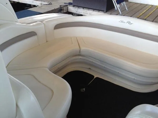Slide: The Image of Sea Ray 320 Sundancer 2004 - 10