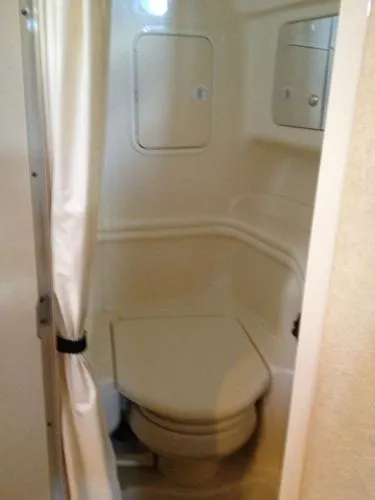 Slide: The Image of Sea Ray 320 Sundancer 2004 - 4