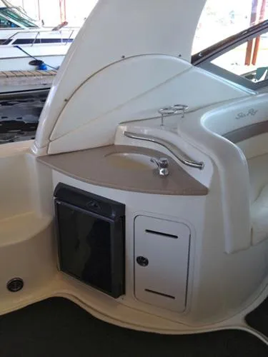 Slide: The Image of Sea Ray 320 Sundancer 2004 - 9