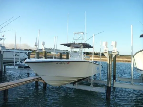 Slide: The Image of Yellowfin Center Console 2000 - 0