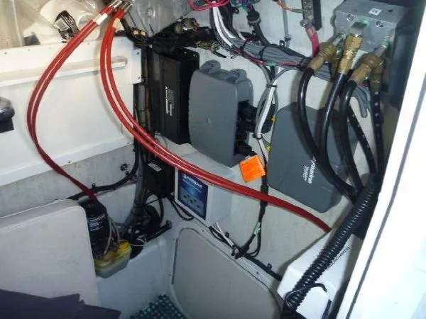 Slide: The Image of Yellowfin Center Console 2000 - 11