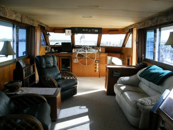Slide: The Image of Hatteras *Flybridge Motoryacht 1974 - 1