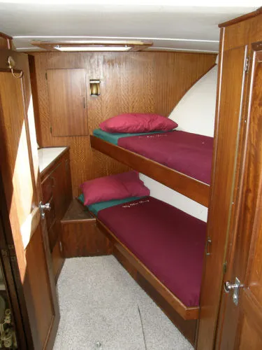 Slide: The Image of Hatteras *Flybridge Motoryacht 1974 - 11