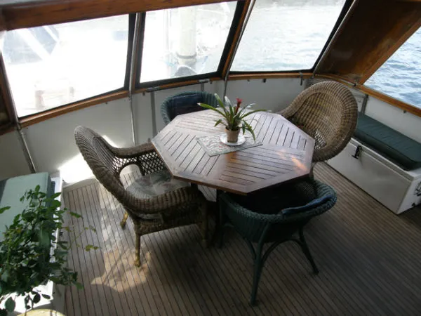 Slide: The Image of Hatteras *Flybridge Motoryacht 1974 - 3