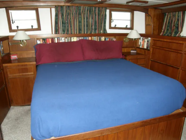Slide: The Image of Hatteras *Flybridge Motoryacht 1974 - 6