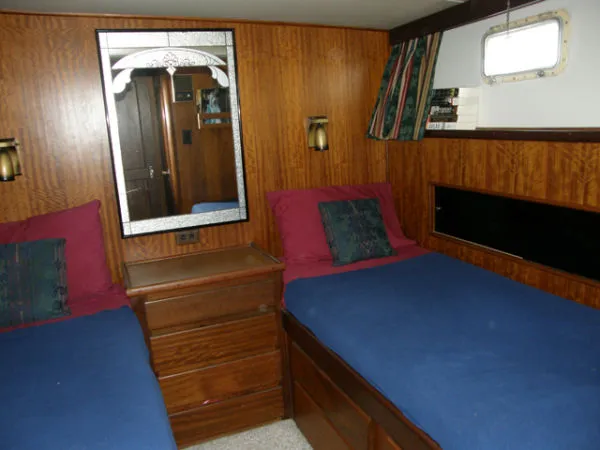 Slide: The Image of Hatteras *Flybridge Motoryacht 1974 - 9