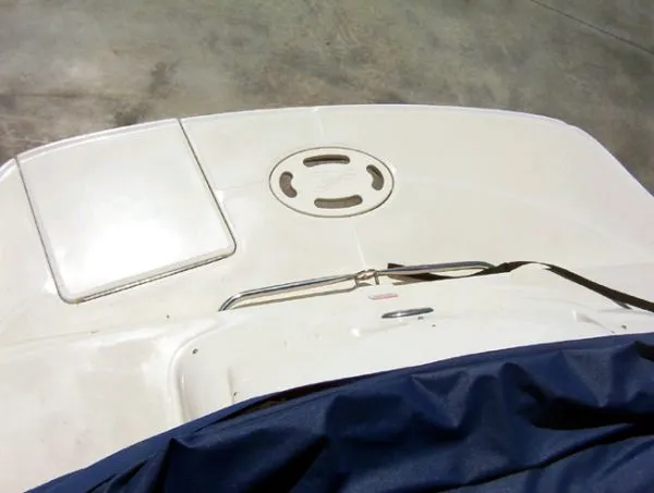 Slide: The Image of Sea Ray 220 Sundeck 2004 - 9