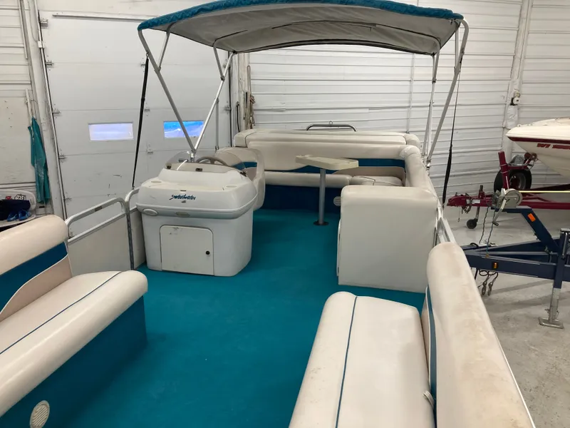 Slide: The Image of Interior view of a 2000 Godfrey Sweetwater 24ELITE pontoon boat. - 16