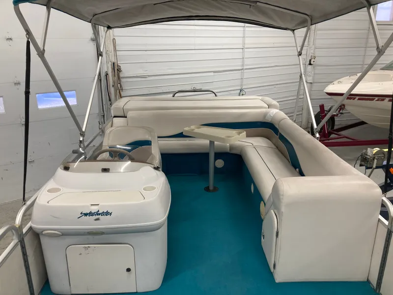 Slide: The Image of Interior view of a 2000 Godfrey Sweetwater 24ELITE pontoon boat. - 17