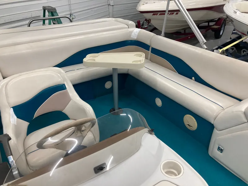 Slide: The Image of Interior of a 2000 Godfrey Sweetwater 24ELITE pontoon boat. - 22