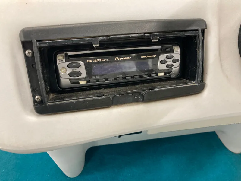 Slide: The Image of Pioneer car stereo in 2000 Godfrey Sweetwater 24ELITE. - 30