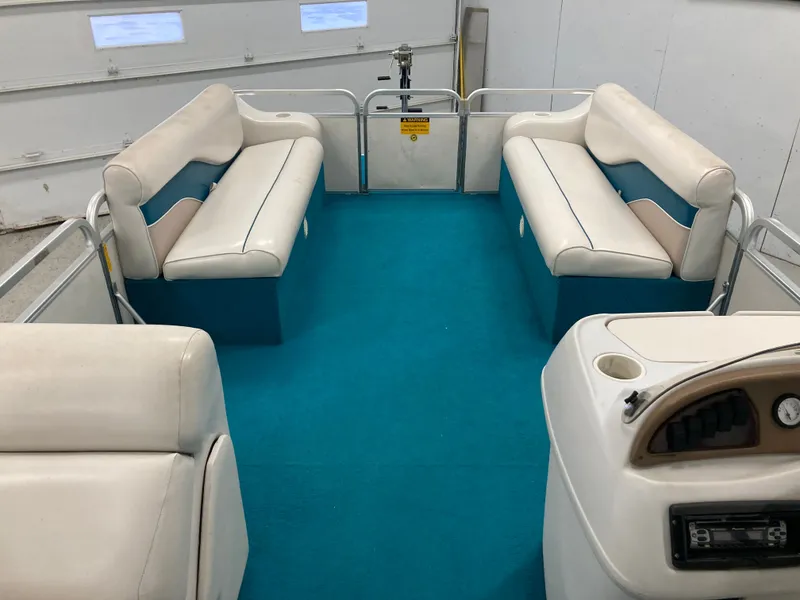 Slide: The Image of Interior of a 2000 Godfrey Sweetwater 24ELITE pontoon boat. - 31