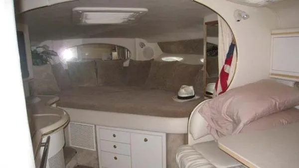 Slide: The Image of Sea Ray 310 Sundancer 2000 - 1
