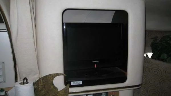 Slide: The Image of Sea Ray 310 Sundancer 2000 - 2