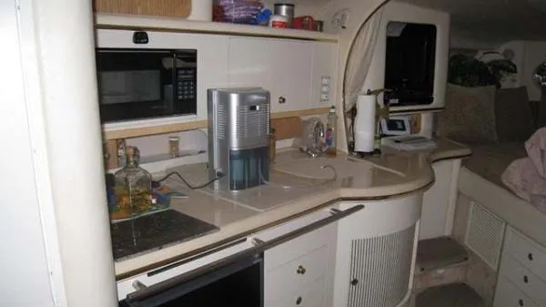 Slide: The Image of Sea Ray 310 Sundancer 2000 - 9
