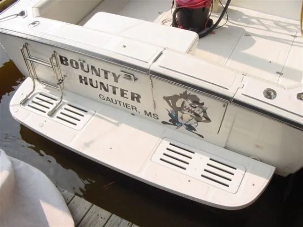 Slide: The Image of Boston Whaler 31L 1992 - 11