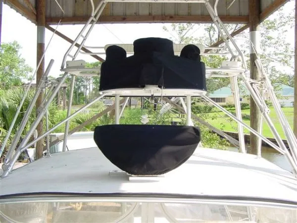 Slide: The Image of Boston Whaler 31L 1992 - 6