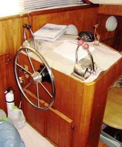 Slide: The Image of Chris-Craft Cockpit Motor Yacht 1986 - 2