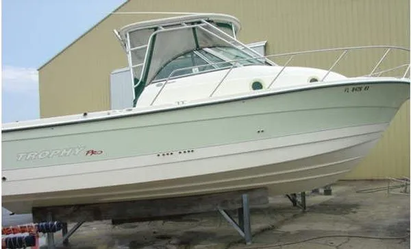 Slide: The Image of Bayliner 31 Trophy 2004 - 0