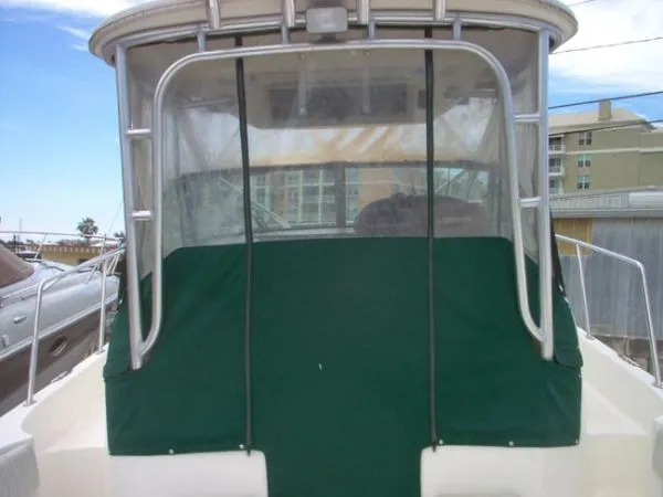 Slide: The Image of Bayliner 31 Trophy 2004 - 9