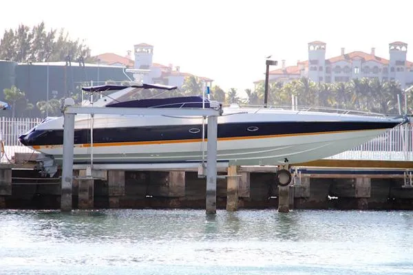 Slide: The Image of Sunseeker Superhawk 2005 - 0