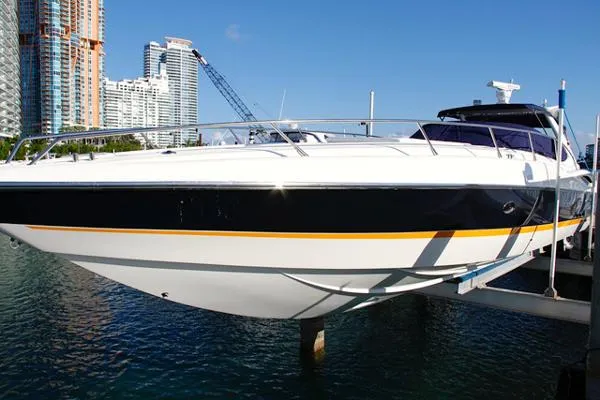 Slide: The Image of Sunseeker Superhawk 2005 - 10