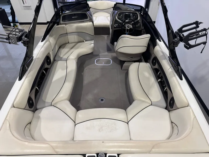 Slide: The Image of Malibu Wakesetter 23 LSV 2008 - 13