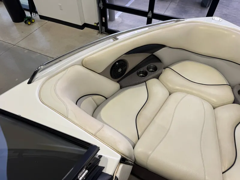 Slide: The Image of Malibu Wakesetter 23 LSV 2008 - 19