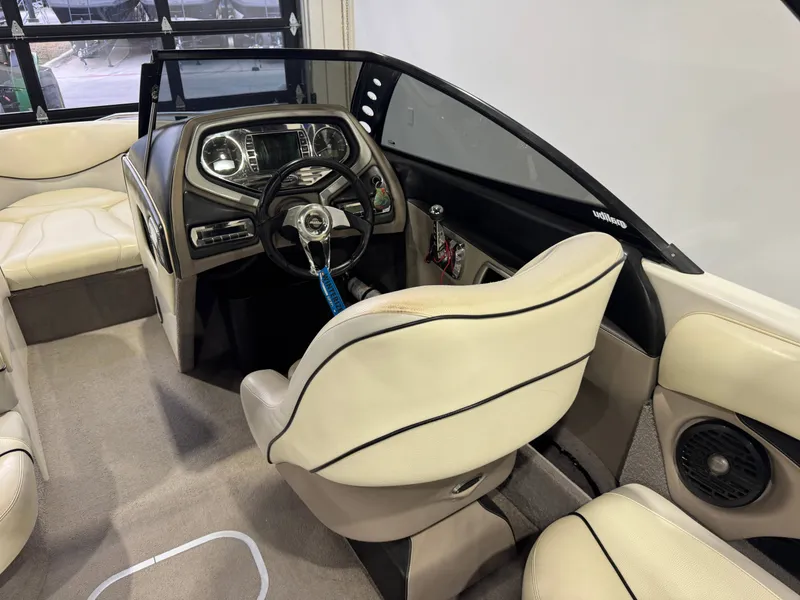 Slide: The Image of Malibu Wakesetter 23 LSV 2008 - 24