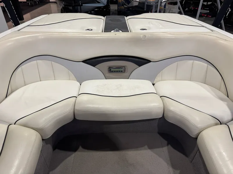 Slide: The Image of Malibu Wakesetter 23 LSV 2008 - 27