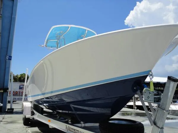 Slide: The Image of Contender 25T CENTER CONSOLE 2011 - 2