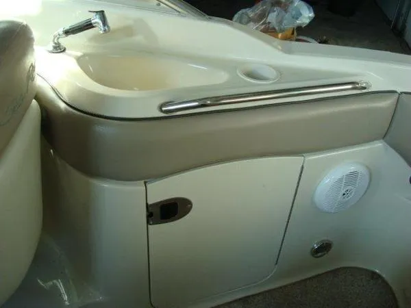 Slide: The Image of Sea Ray 22 Sundeck 2004 - 5