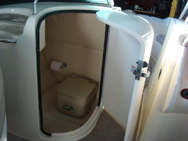 Slide: The Image of Sea Ray 22 Sundeck 2004 - 6