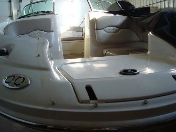 Slide: The Image of Sea Ray 22 Sundeck 2004 - 8