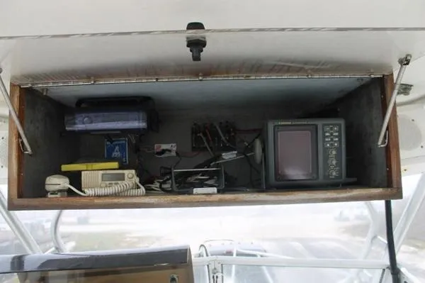Slide: The Image of Aquasport Cabin Walkaround 1996 - 6