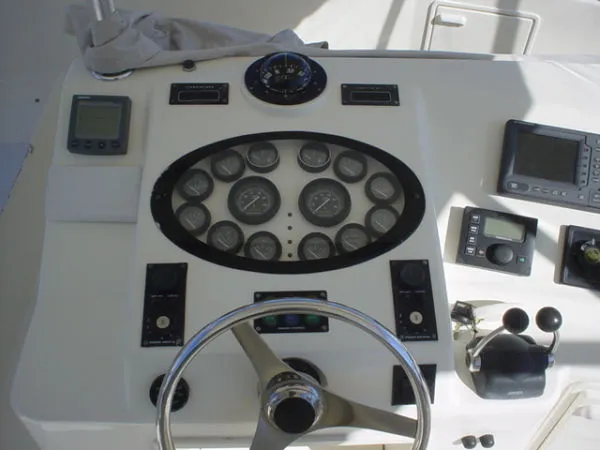 Slide: The Image of Ocean Yachts *43 Convertible* 2000 - 6