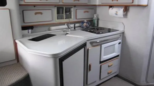 Slide: The Image of Sea Ray Sundancer 1991 - 6