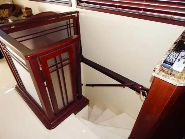 Slide: The Image of Hatteras Cockpit Motoryacht 1990 - 5