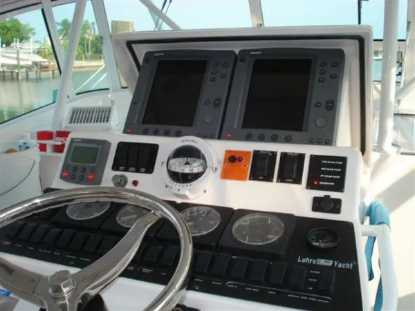 Slide: The Image of Luhrs *38 Open* 2004 - 5
