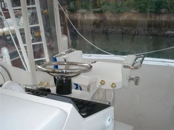 Slide: The Image of Luhrs *38 Open* 2004 - 6