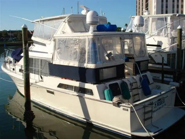 Slide: The Image of Tollycraft 44 Aft Cabin CPMY 1990 - 0