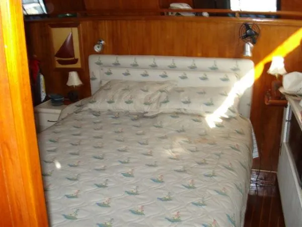 Slide: The Image of Tollycraft 44 Aft Cabin CPMY 1990 - 5